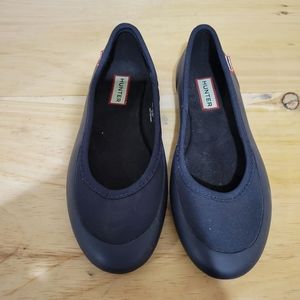 Hunter navy blue neoprene and rubber flats 5